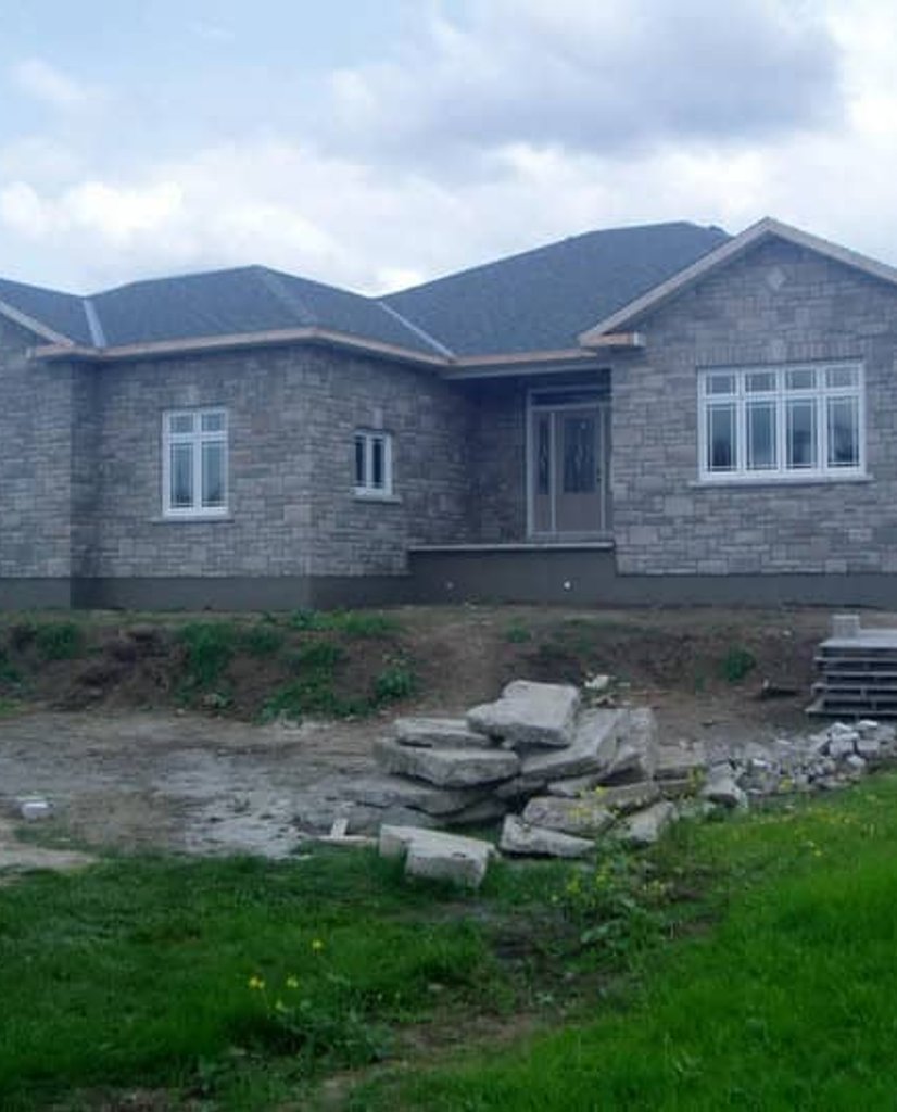 Stone Veneer on a house at Doran Creek